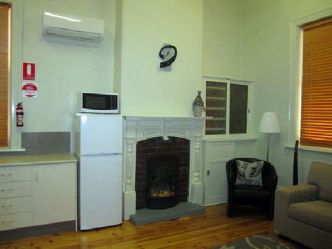 Clydesdale Cottage B&B - Accommodation Nelson Bay 2