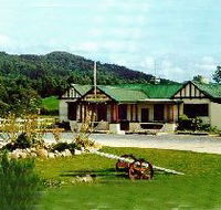 Pub in the Paddock - Accommodation Nelson Bay