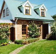 Conmel Cottage - Accommodation Nelson Bay