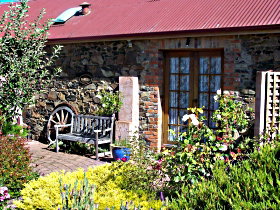 Evandale Stables Accommodation - Nelsons Bay Accommodation 0