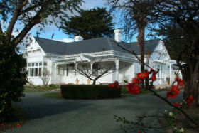 Huonville Guesthouse - Accommodation Nelson Bay 0