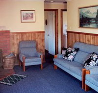 Lake Yalleena Holiday Cabins - Accommodation Nelson Bay