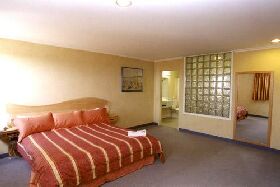 Lighthouse Hotel - Accommodation Nelson Bay 0