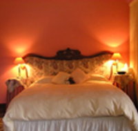 Cow 'n' Calf Art Gallery Unit - Accommodation Nelson Bay