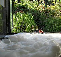 Escape To - Accommodation Nelson Bay