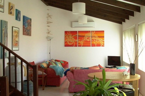 Art On Hart - Accommodation Nelson Bay 3