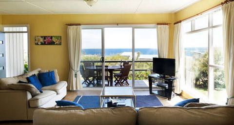 C'est La Vie Manyana - Accommodation Nelson Bay 3