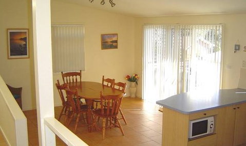 Breeze In Mollymook Beach - Accommodation Nelson Bay 1