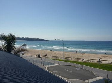 Beachhouse Mollymook - Accommodation Nelson Bay 0