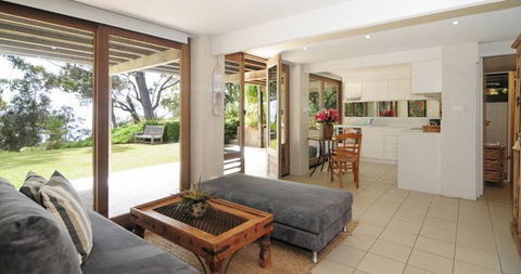 Bungalows On The Beach - Accommodation Nelson Bay 0