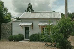 Mavis's Kitchen And Cabins - Accommodation Nelson Bay 0