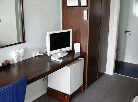Poinciana Motel - Accommodation Nelson Bay 2