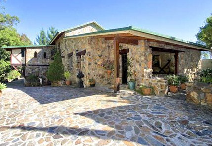 Castle On The Hill Bed And Breakfast - Accommodation Nelson Bay 3