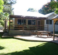 Pine Cottage - Accommodation Nelson Bay