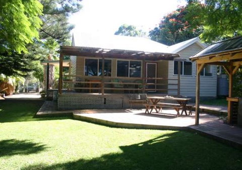 Pine Cottage - Accommodation Nelson Bay 0