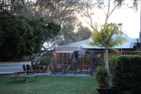 Artesian Spa Motel - Nelson Bay Accommodation.com 5