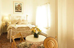 Clarendon Guesthouse - Accommodation Nelson Bay 2