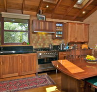 Bodhi Cottages - Mountaintop Villa - Accommodation Nelson Bay