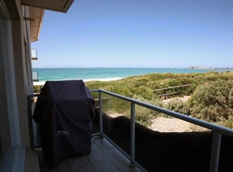 Beachfront Narrabeen - Accommodation Nelson Bay 0