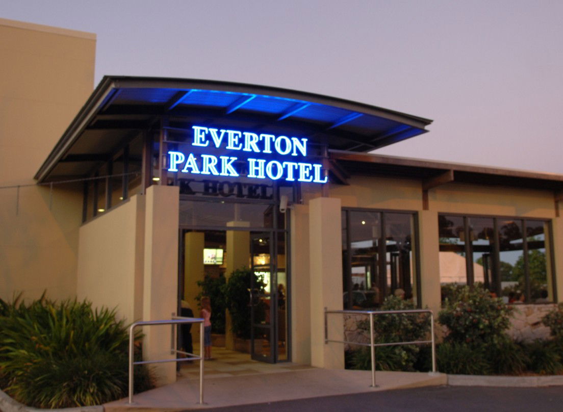 Everton Hills QLD Accommodation Nelson Bay