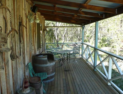 Possums Hollow And Hooters Hut - Accommodation Nelson Bay 4
