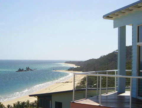 Blue Ocean View Beach House - Accommodation Nelson Bay 5