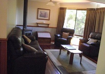 Jacky Winter - Holiday Home - Nelson Bay Accommodation.com 1