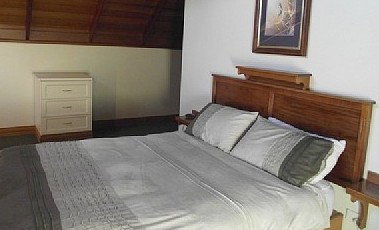 Jacky Winter - Holiday Home - Nelson Bay Accommodation.com 3