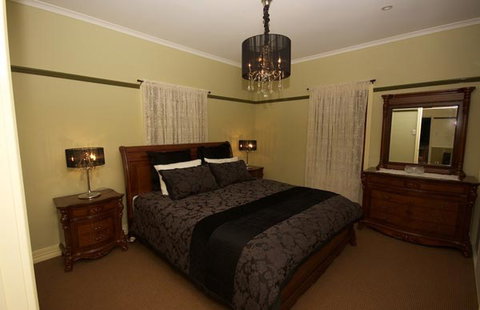 The Cottage At The Sanctuary Bed And Breakfast - Accommodation Nelson Bay 3