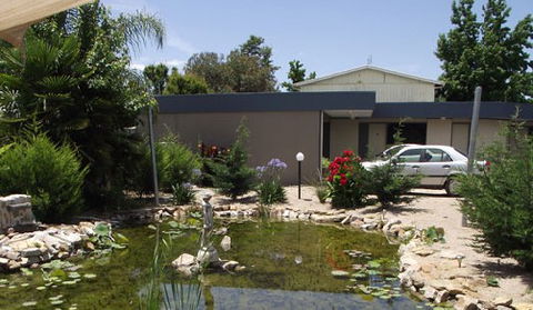 Golden Leaf Motel - Accommodation Nelson Bay 1