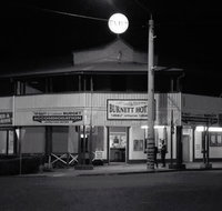 Burnett Hotel - Accommodation Nelson Bay