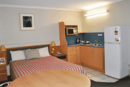 Gladstone Palms Motor Inn - Accommodation Nelson Bay 1