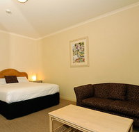 Quality Hotel Tiffins on the Park - Accommodation Nelson Bay