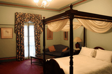 The Yarra Glen Grand Hotel - Accommodation Nelson Bay