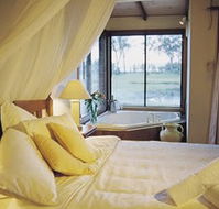 Lake Weyba Cottages - Accommodation Nelson Bay