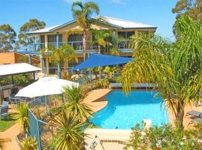 Sorrento Luxury Apartments - Accommodation Nelson Bay 3