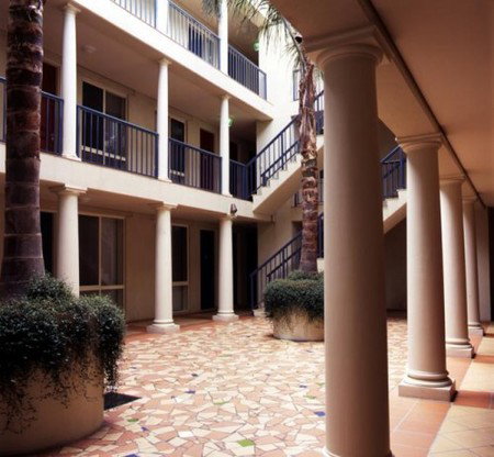 The Manor House - Accommodation Nelson Bay 3