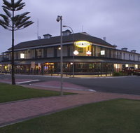Grand Tasman Hotel - Accommodation Nelson Bay