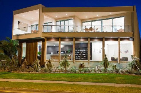 Surfcoast Spa Resort - Accommodation Nelson Bay 1