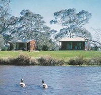 Compass Country Cabins - Accommodation Nelson Bay