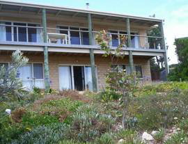 The Dog And Cockle Beach House - Accommodation Nelson Bay 0