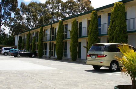 Mulgrave Court Motor Inn - Accommodation Nelson Bay 0