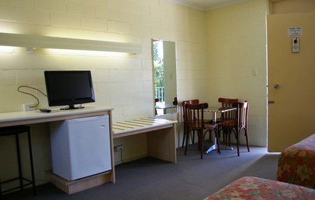 Mulgrave Court Motor Inn - Accommodation Nelson Bay 2