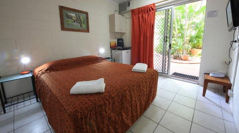 Coconut Grove Holiday Apartments - Accommodation Nelson Bay 2