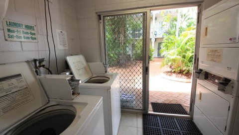 Coconut Grove Holiday Apartments - Accommodation Nelson Bay 3