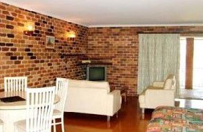 Sarina Beach Motel - Accommodation Nelson Bay 1