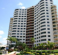 Meriton Apartments - Accommodation Nelson Bay