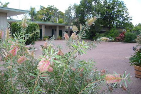 Barcaldine Motel & Villas - Accommodation Nelson Bay 2