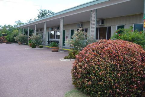 Barcaldine Motel & Villas - Accommodation Nelson Bay 3