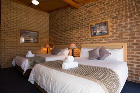 The Town House Motor Inn - Sundowner Goondiwindi - Accommodation Nelson Bay 0